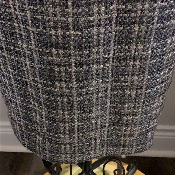 skirt - Picture 3 of 7